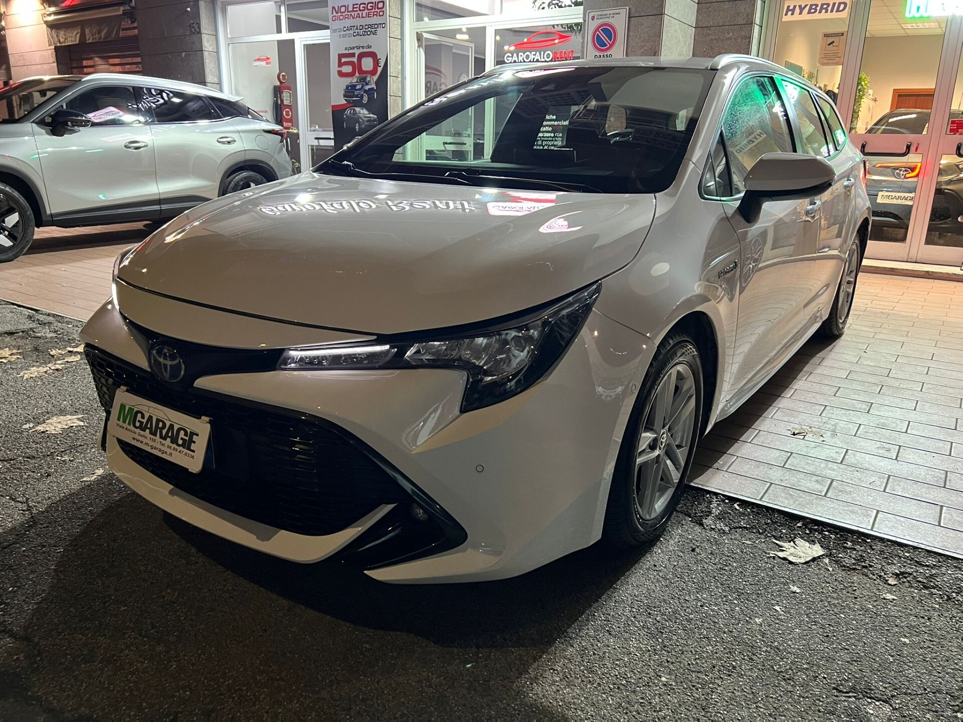 Toyota Corolla TS 1.8 Hybrid Business Tech foto 1