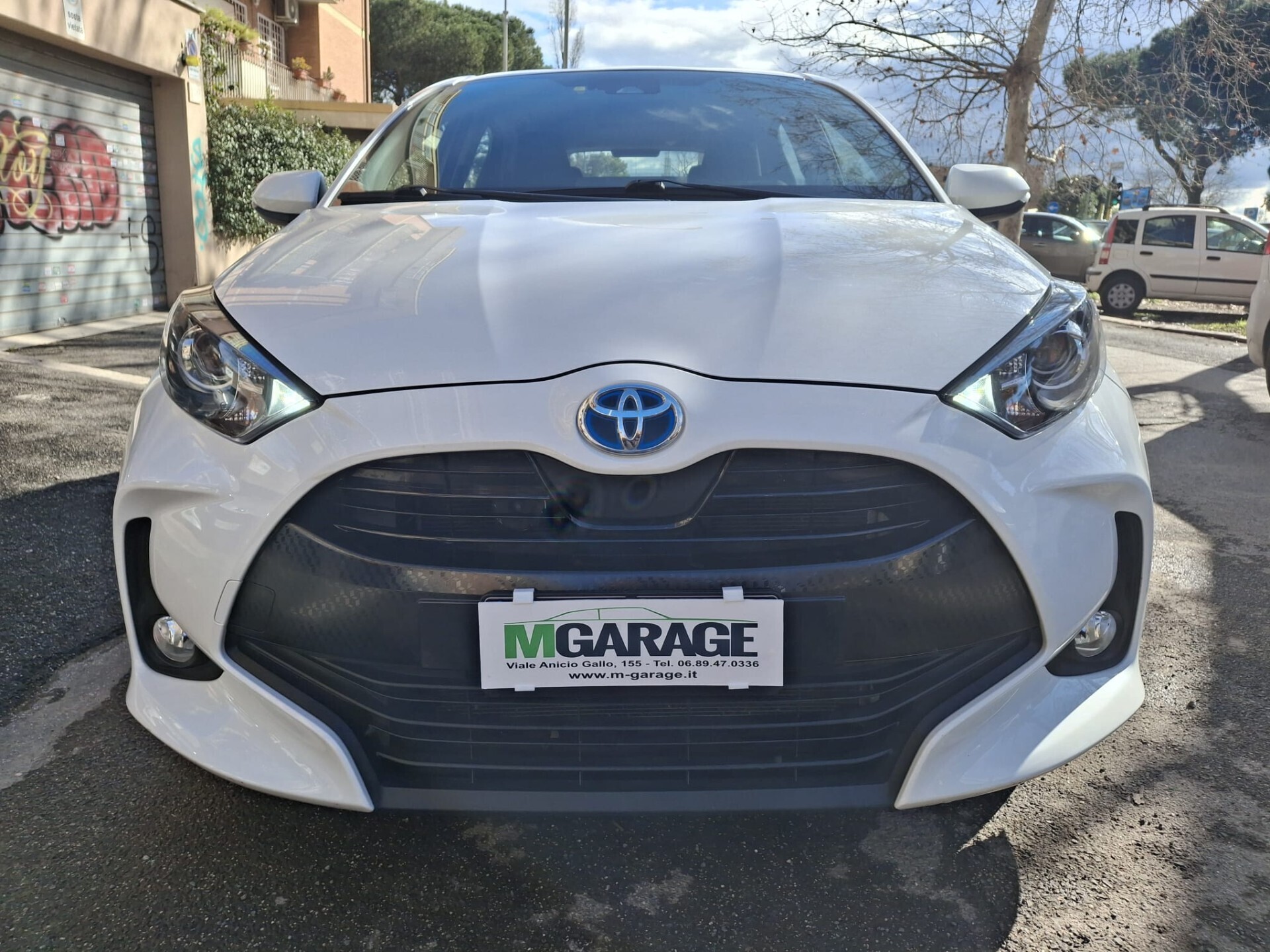 Toyota Yaris 1.5 Hybrid 5 porte Business foto 1