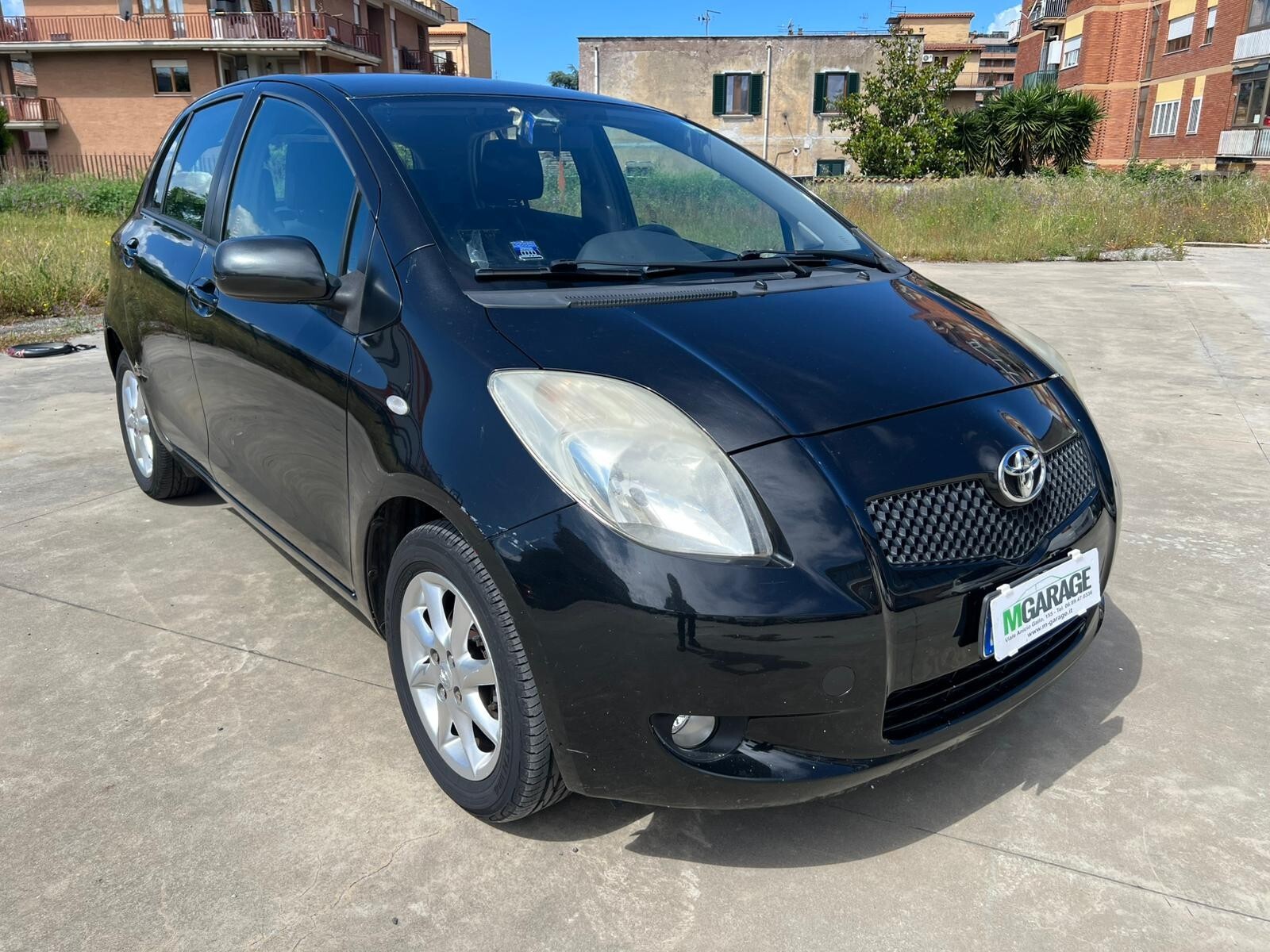 Toyota Yaris 1.3 5 porte foto 1